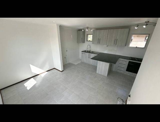 2 BEDROOM TOWNHOUSE FOR SALE IN GLENANDA